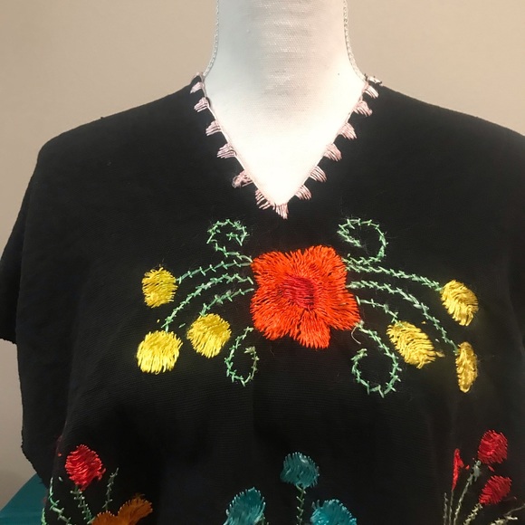 Handmade Poncho made in Guaymas - Picture 3 of 8